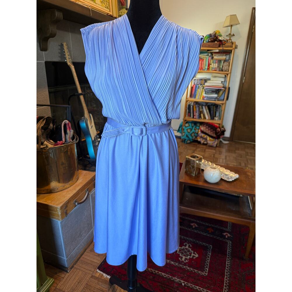 1970s lavender V-Neck belted Liz Petites Inc Dress
